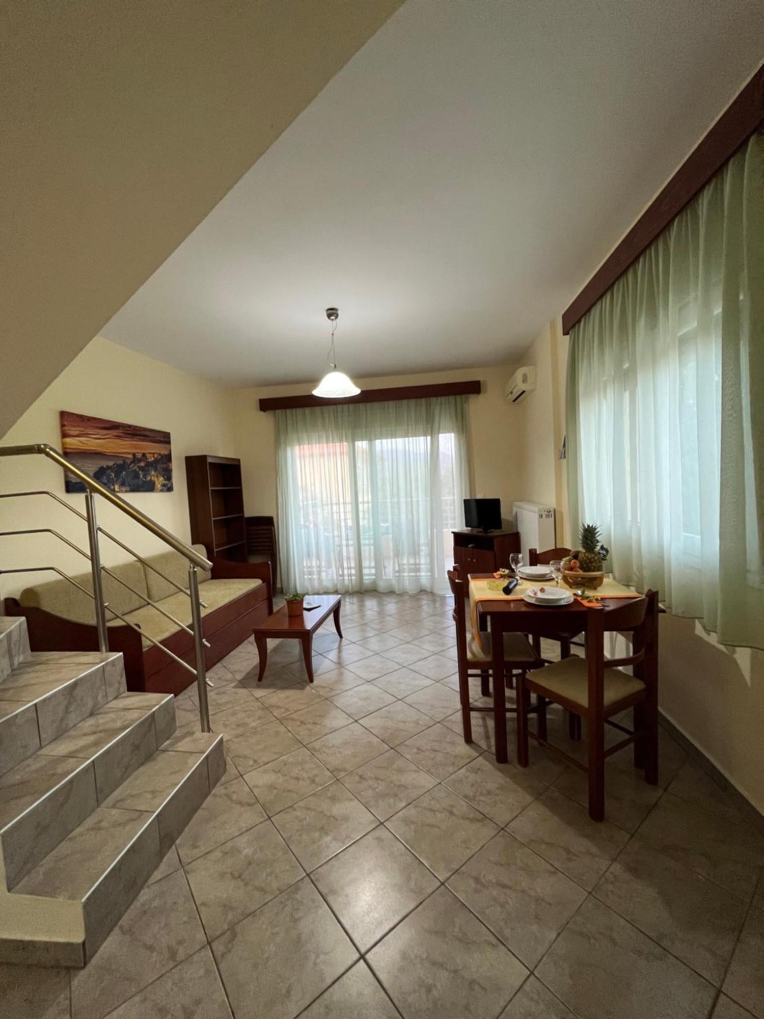 En Ethria Apartment ลิเมนาเรีย ภายนอก รูปภาพ