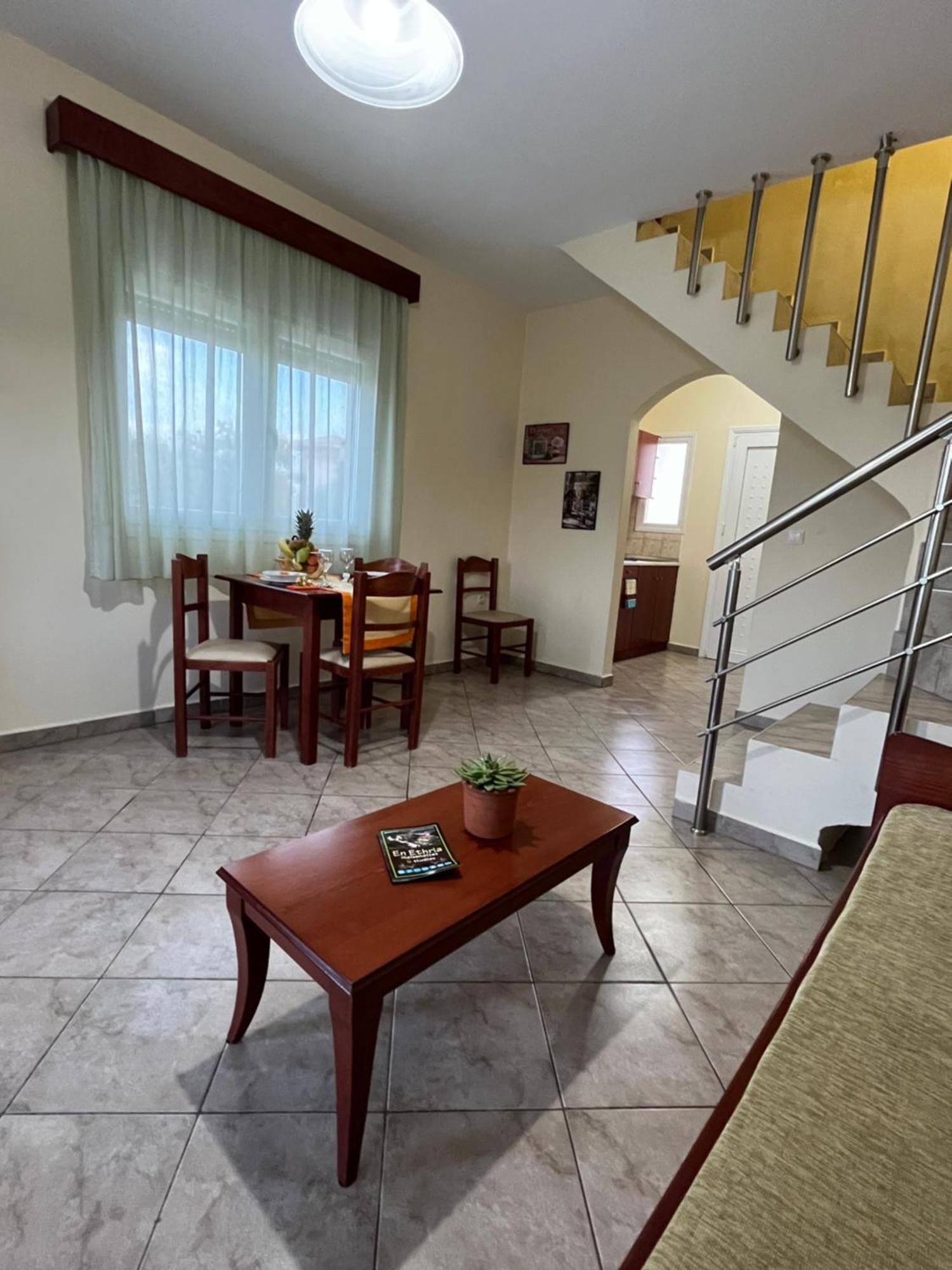 En Ethria Apartment ลิเมนาเรีย ภายนอก รูปภาพ